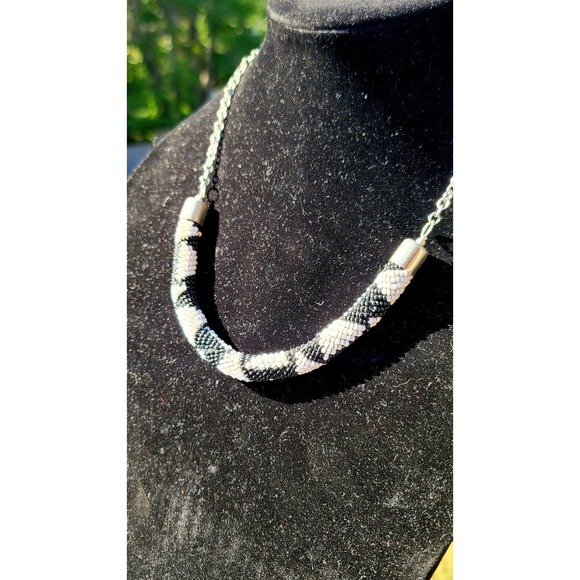 Vtg Beaded Necklace - Picture 3 of 5